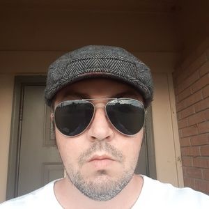 Meet your Posher, Justin